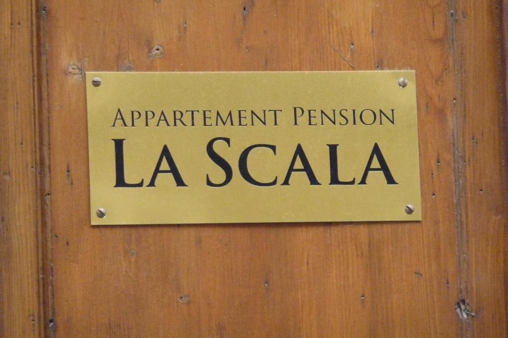 La Scala Apartments Wina Bagian luar foto